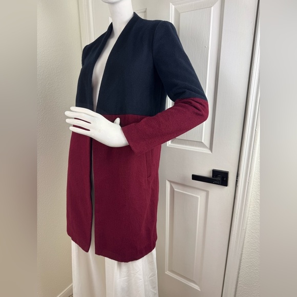 Mural Colorblock Coat in Red and Black Size XS. - Picture 4 of 12